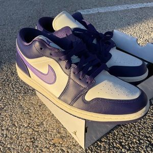 Nike Air Jordan woman’s AJ1 Sky purple nib
